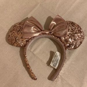 Disney parks Minnie Mouse ears